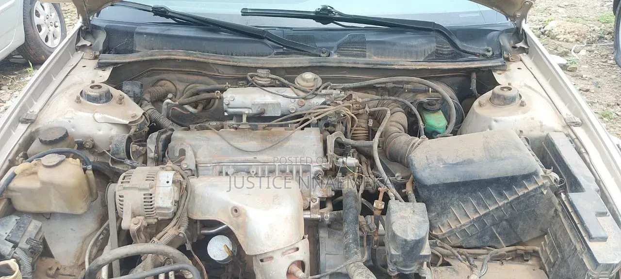 Toyota Camry 2000 Gold
