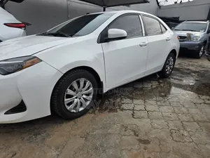 Toyota Corolla L (1.8L 4cyl 2A) 2019 White