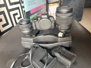 Canoon 4k R100 With Canoon Lens Rf 24-105