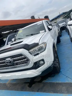 Toyota Tacoma 4dr Double Cab 2016 White