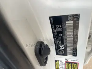 Toyota Corolla LE (1.8L 4cyl 2A) 2019 White
