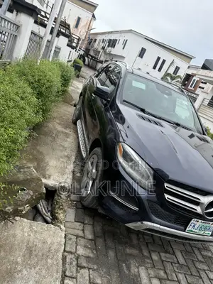 Mercedes-Benz GLE-Class 2016 Blue