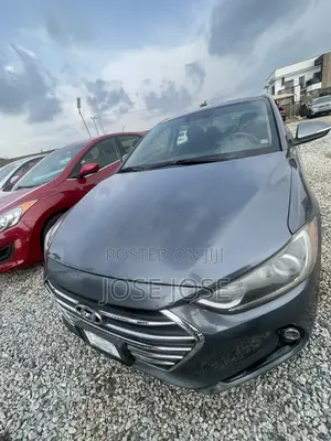 Hyundai Elantra Limited Sedan FWD (1.8L 4cyl 6A) 2016 Gray
