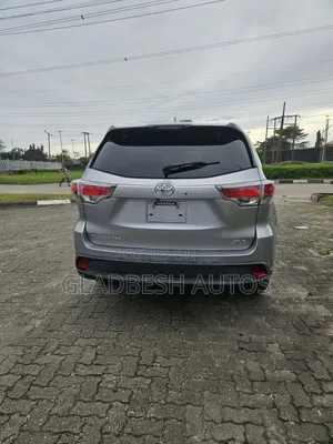 Toyota Highlander XLE V6 4x2 (3.5L 6cyl 6A) 2016 Silver
