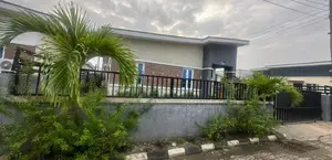 3bdrm Bungalow in Vantage Court, Lagos Island / Lagos Island for sale
