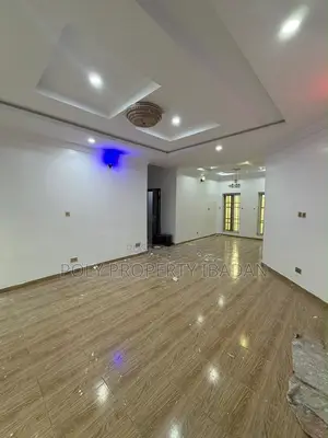 3bdrm Apartment in Kolapo Ishola Gra, Akobo for rent