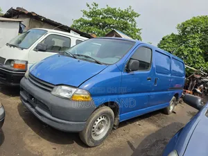 Toyota HiAce 2002 Blue