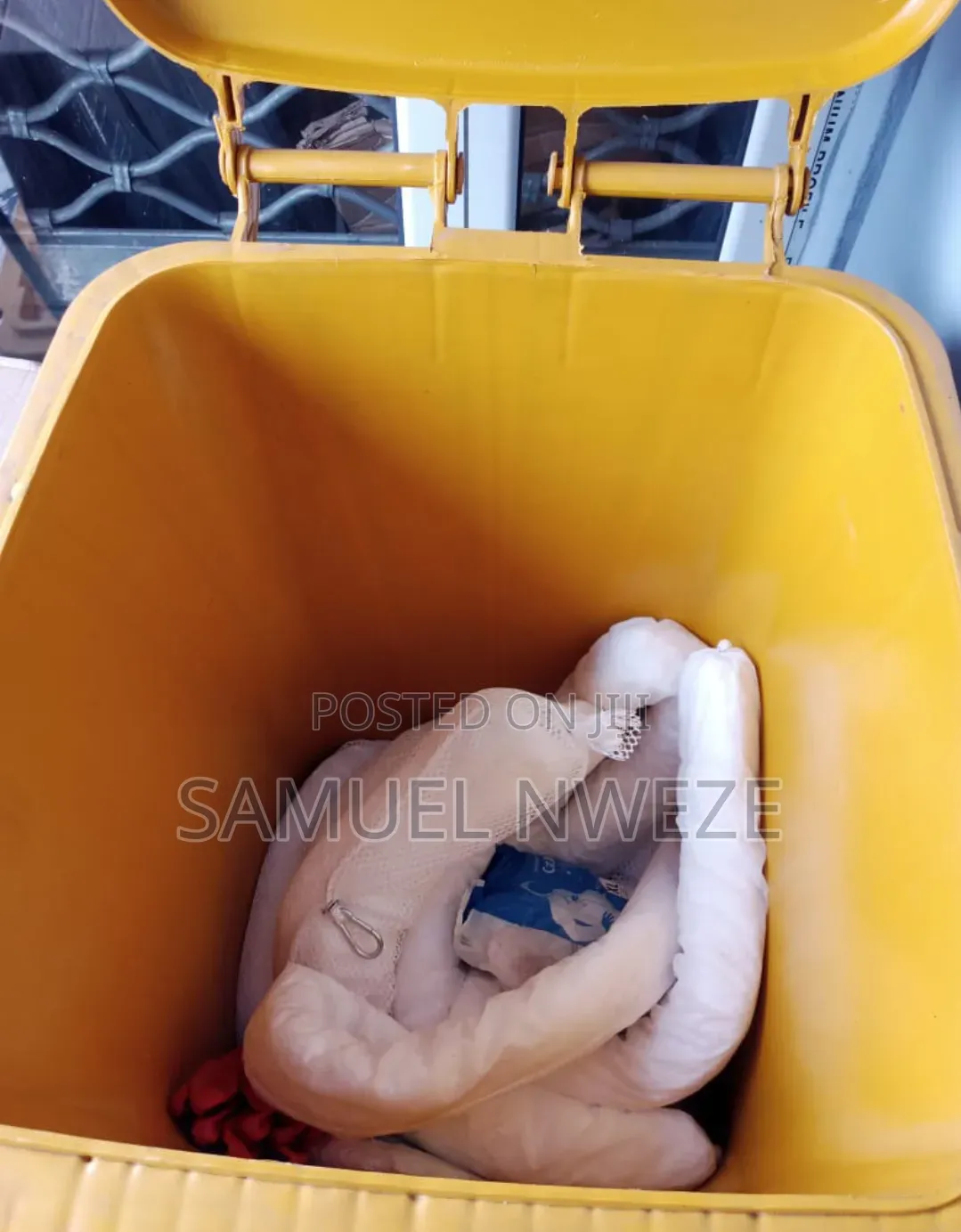 Emergency Oil Spill Kit Inside