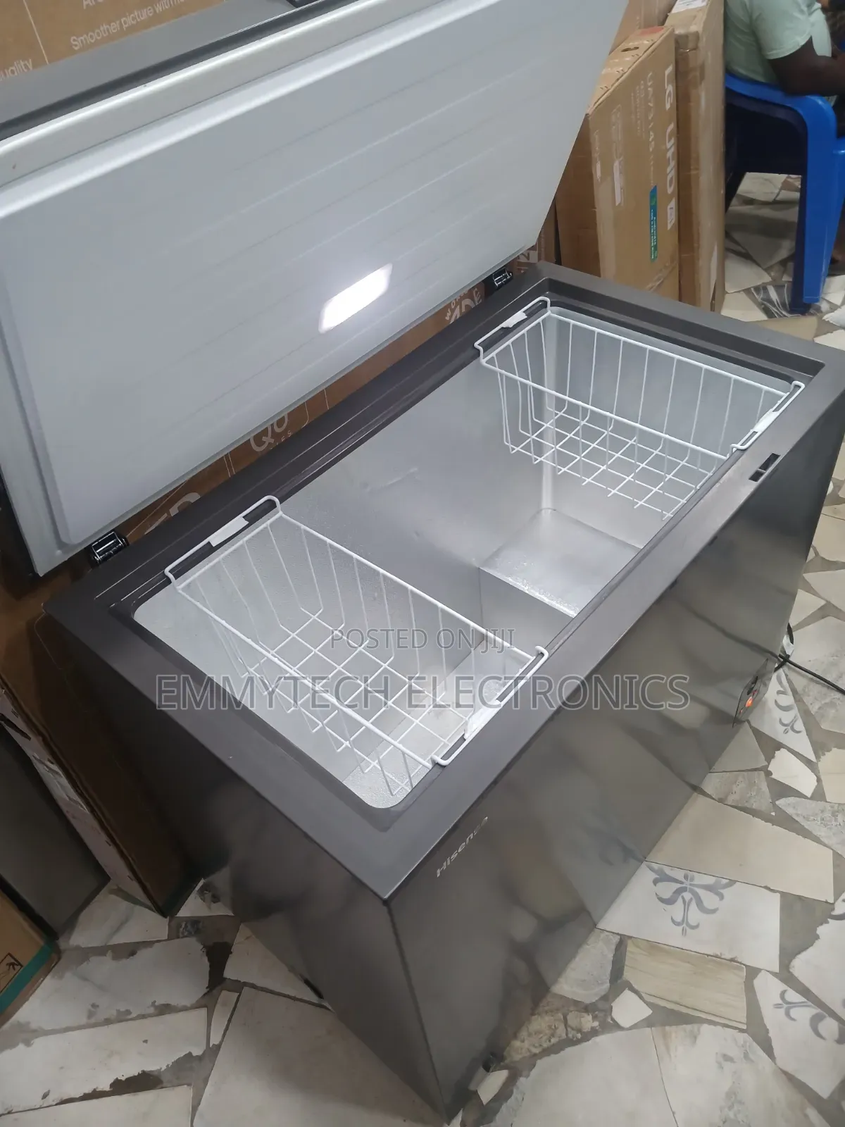 Hisense Freezer 250Ltrs