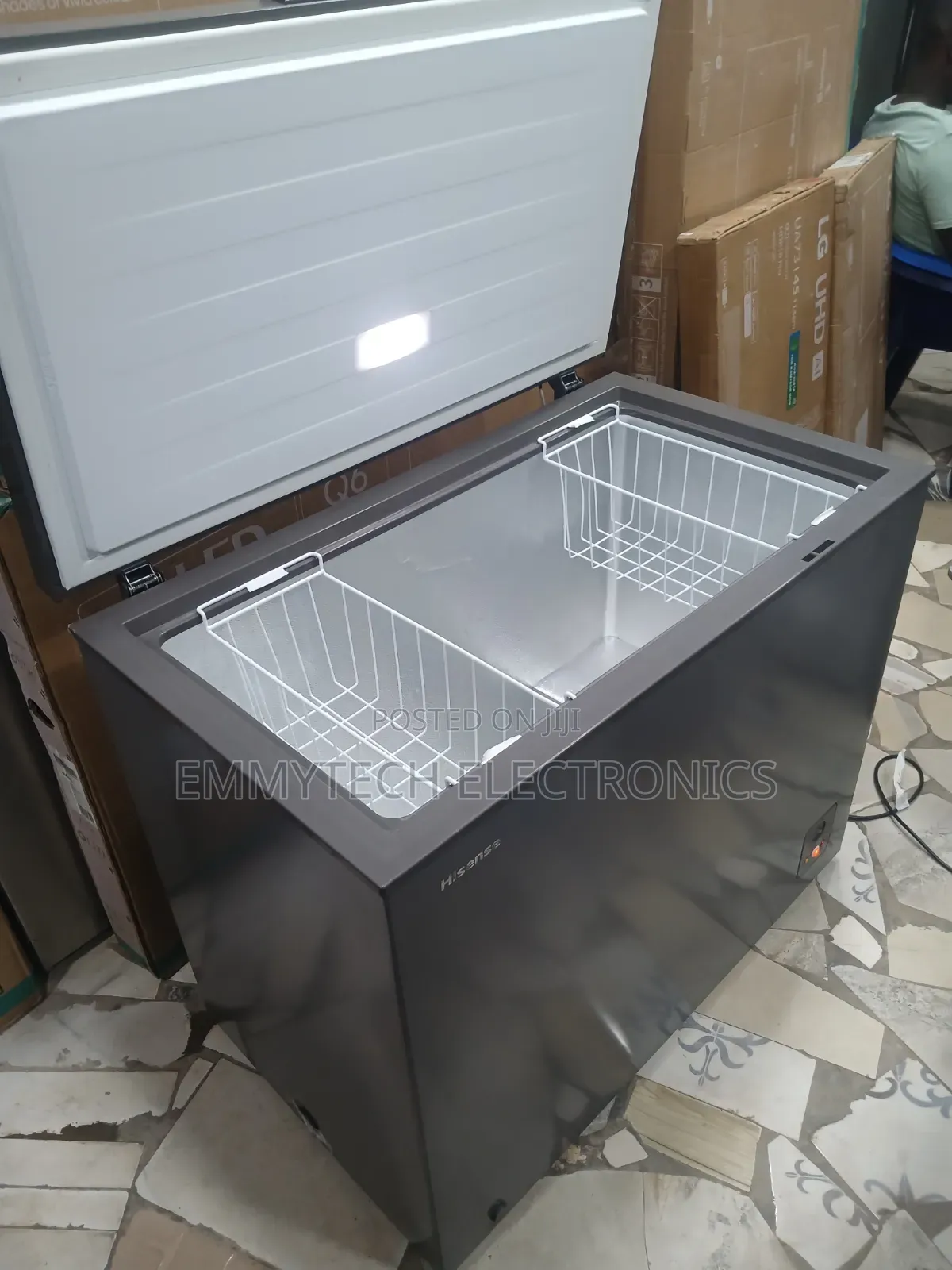 Hisense Freezer 250Ltrs