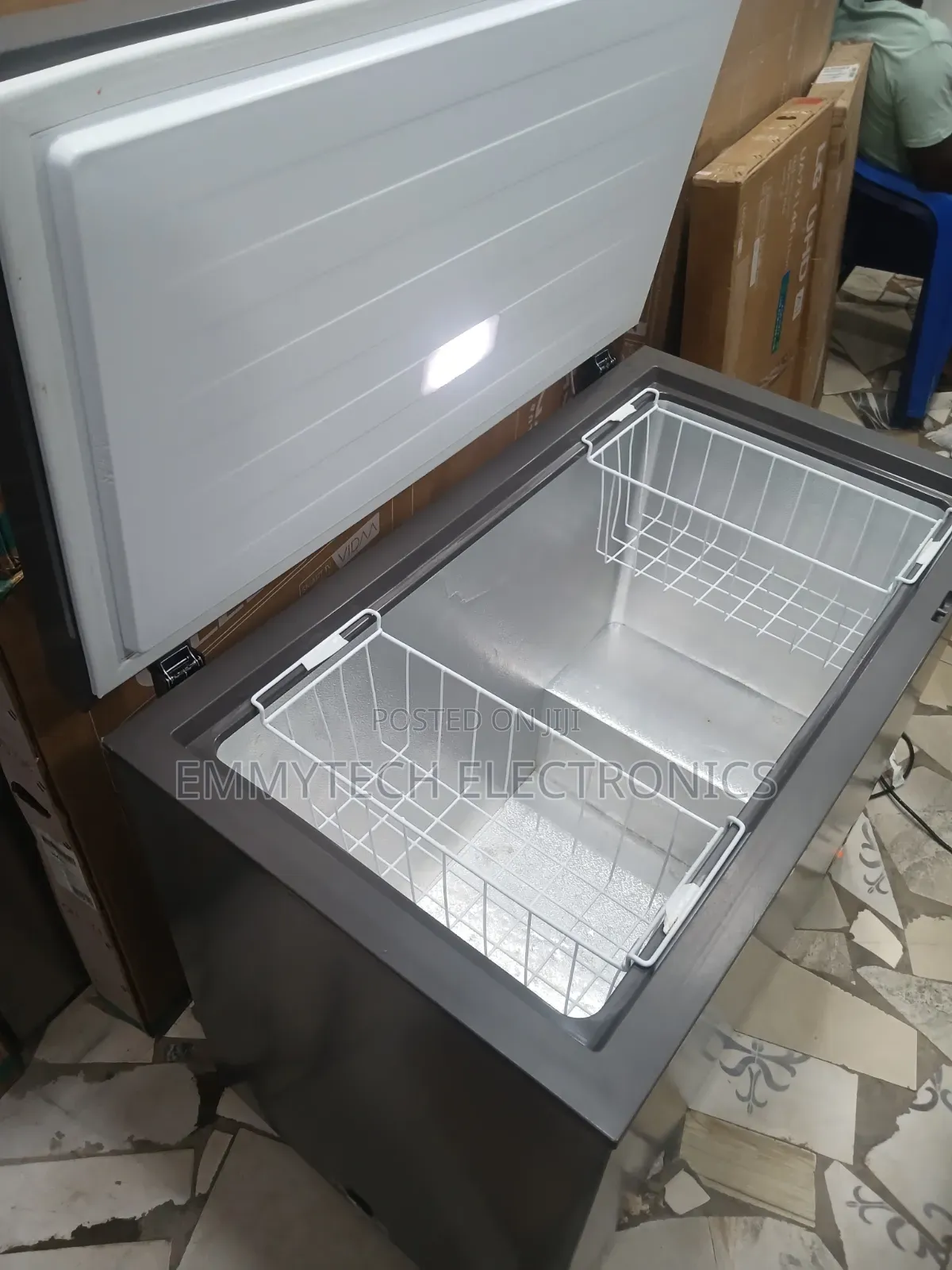 Hisense Freezer 250Ltrs