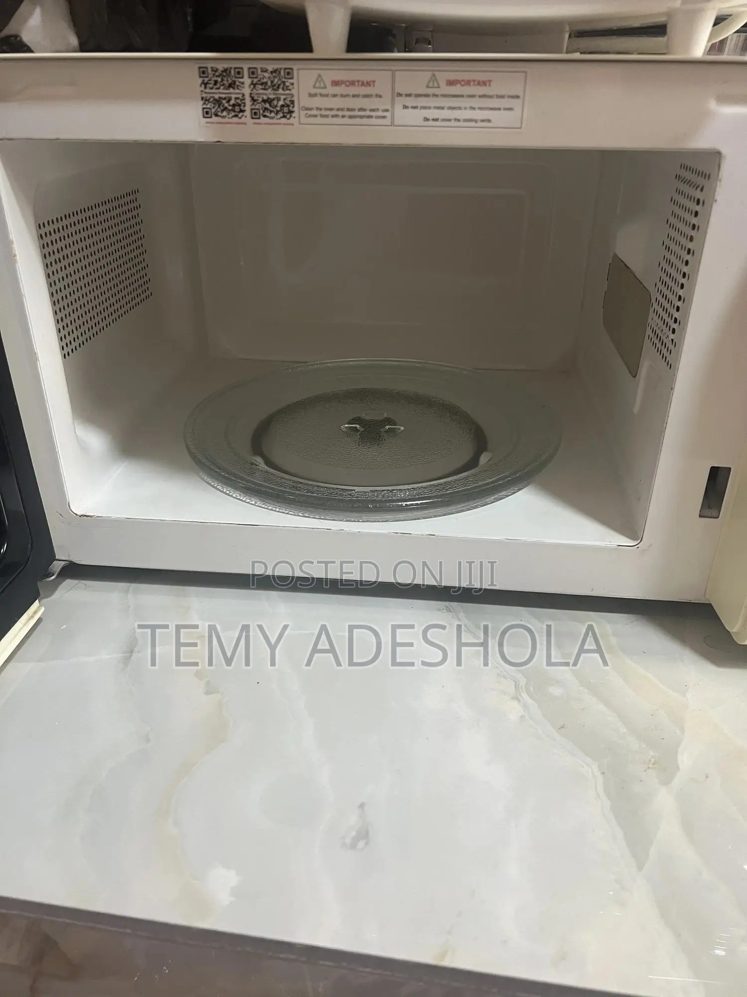 Microwave Good Condition