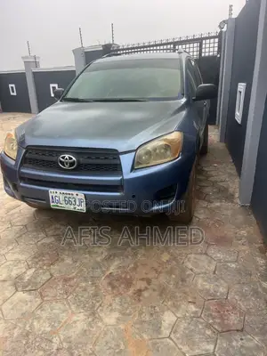 Toyota RAV4 2.5 2010 Blue