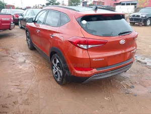 Hyundai Tucson 2016 Orange