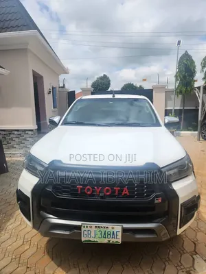 Toyota Hilux 2014 White