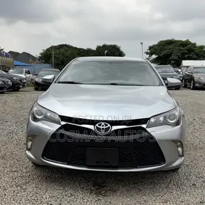Toyota Camry SE 4dr Sedan (2.5L 4cyl 6A) 2017 Silver
