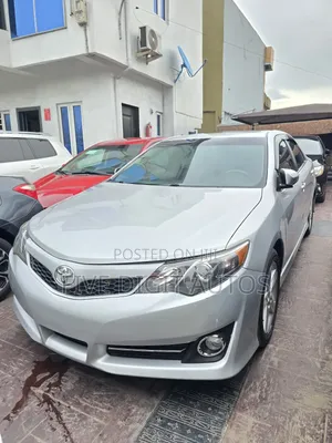 Toyota Camry SE 4dr Sedan (2.5L 4cyl 6A) 2012 Silver
