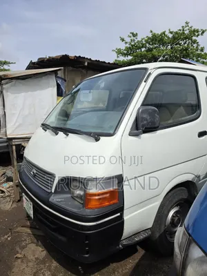 Toyota HiAce 2005 White