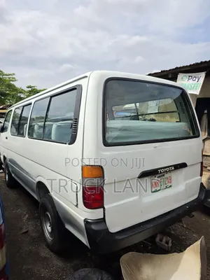Toyota HiAce 2005 White