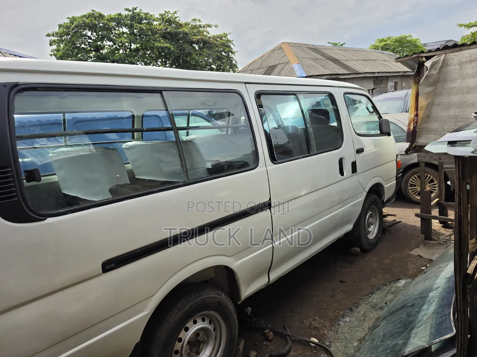 Toyota HiAce 2005 White