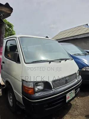 Toyota HiAce 2005 White