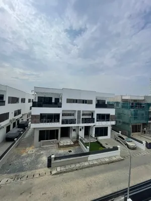 4bdrm Duplex in Banana Island for rent