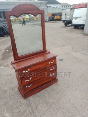 Top Quality Wooden Dresser With Mirror and Drawers