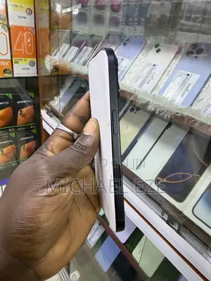 New Apple iPhone 16 128 GB Black