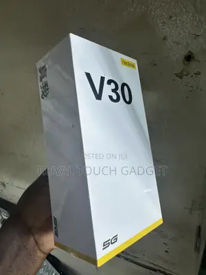 New Realme V30 128 GB Gold