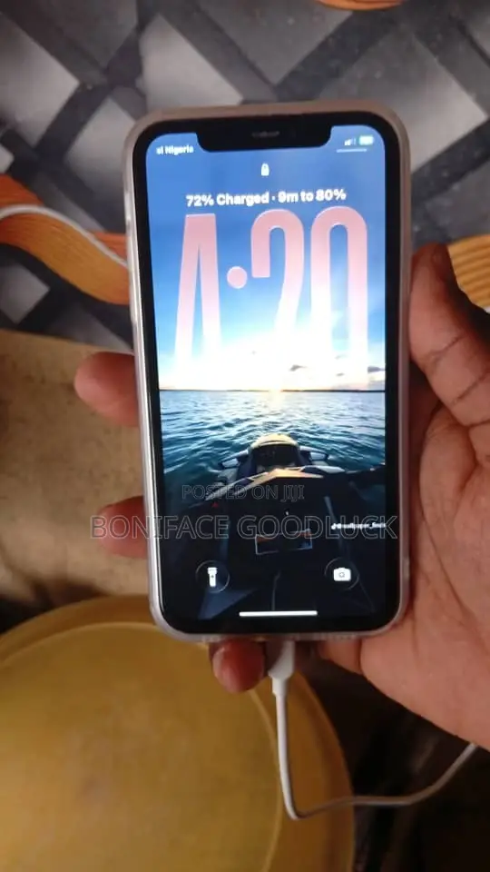 Apple iPhone 11 64 GB White