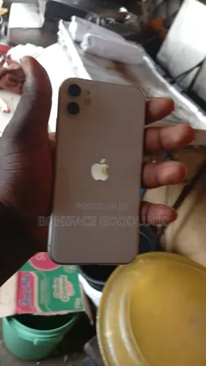 Apple iPhone 11 64 GB White