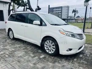 Toyota Sienna 2015 White