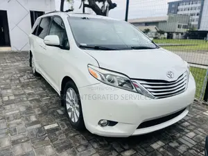 Toyota Sienna 2015 White