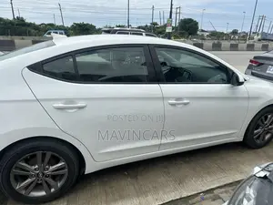 Hyundai Elantra 2017 White