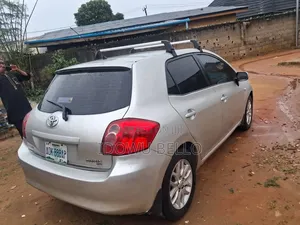 Toyota Auris 2010 Silver