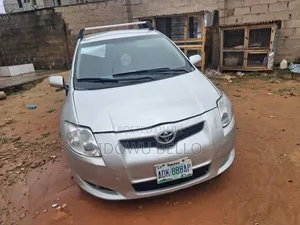 Toyota Auris 2010 Silver