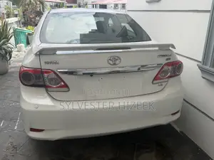 Toyota Corolla 2012 White