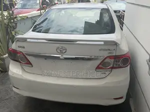 Toyota Corolla 2012 White