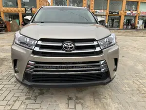 Toyota Highlander Limited 4dr SUV AWD (3.5L 6cyl 6A) 2015 Gold