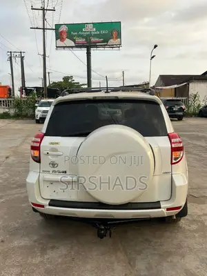Toyota RAV4 2010 White