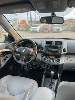 Toyota RAV4 2010 White