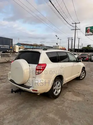 Toyota RAV4 2010 White