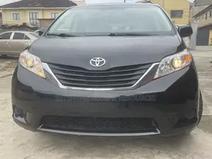Toyota Sienna LE 7 Passenger Mobility 2011 Black