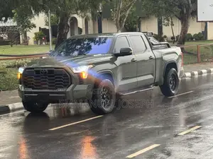 Toyota Tundra Hybrid 2025