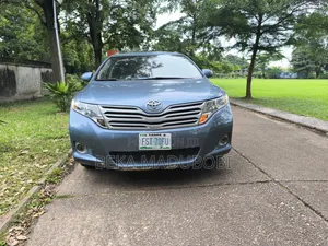 Toyota Venza LE 2010 Blue