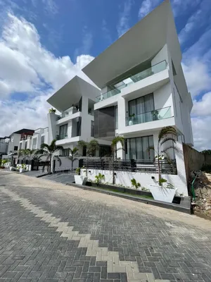 5bdrm Duplex in Osapa london for sale