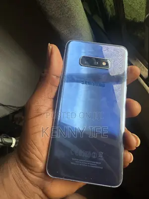 Samsung Galaxy S10e 128 GB Blue