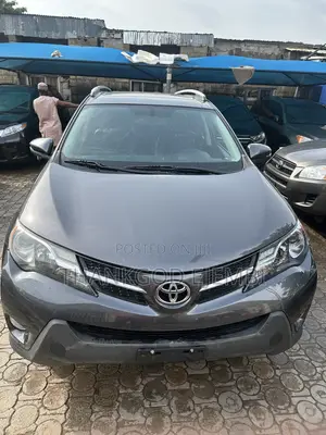 Toyota RAV4 Limited 4dr SUV (2.5L 4cyl 6A) 2014 Gray