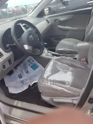 Toyota Corolla LE 4dr Sedan (1.8L 4cyl 4A) 2012 Silver