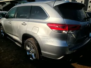 Toyota Highlander Limited 2019 Silver